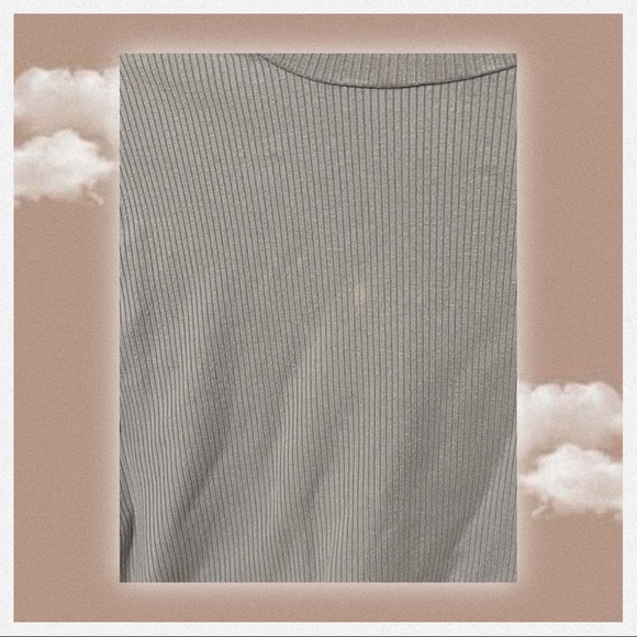 ♥︎ Sunday Best Crowne T-Shirt ♥︎ - Picture 4 of 5